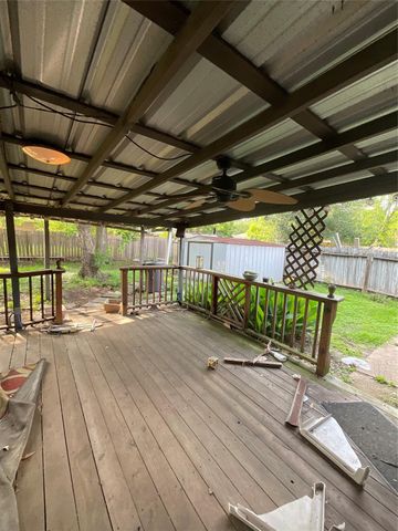 11710 Chadbrook Lane, Houston, TX 77099
