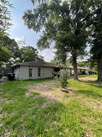 11710 Chadbrook Lane, Houston, TX 77099