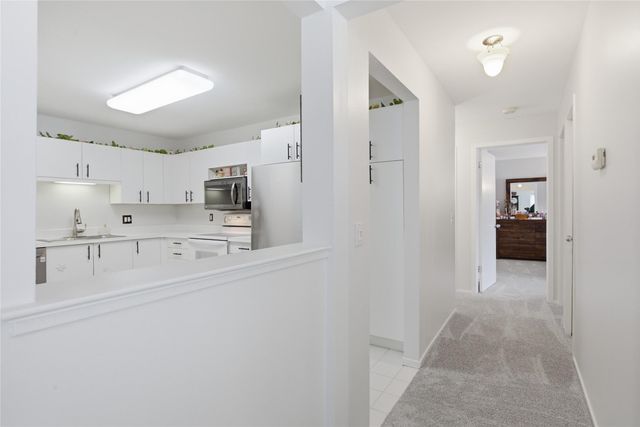30414 Orchard Lake Road 13, Farmington, MI 48334