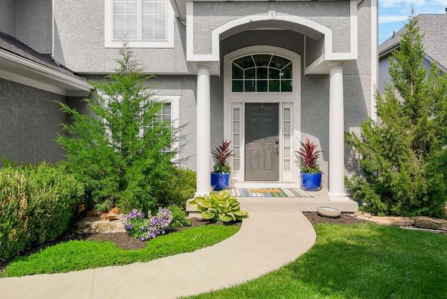 10877 S Barth Road, Olathe, KS 66061
