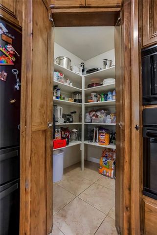 10877 S Barth Road, Olathe, KS 66061
