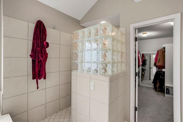 10877 S Barth Road, Olathe, KS 66061