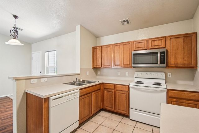 2537 Dayflower Lane, Norman, OK 73069
