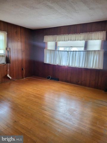 31 PENN VALLEY DRIVE, Yardley, PA 19067