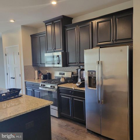 18109 RED CEDAR RD, Dumfries, VA 22026