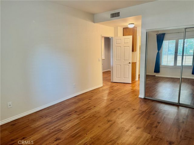 5420 Sylmar Avenue 105, Sherman Oaks, CA 91401