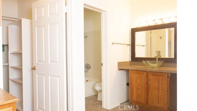 5420 Sylmar Avenue 105, Sherman Oaks, CA 91401