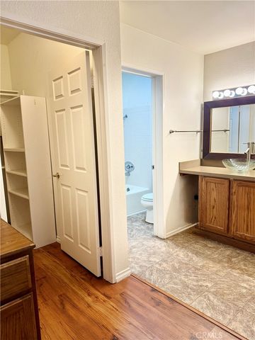 5420 Sylmar Avenue 105, Sherman Oaks, CA 91401