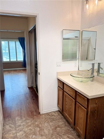 5420 Sylmar Avenue 105, Sherman Oaks, CA 91401