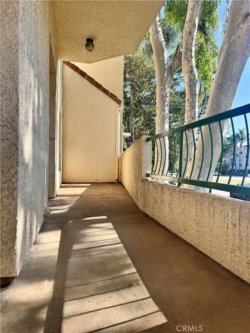 5420 Sylmar Avenue 105, Sherman Oaks, CA 91401