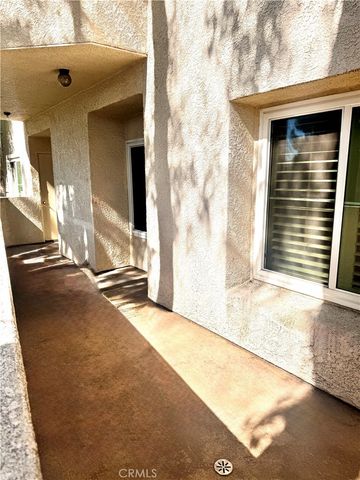 5420 Sylmar Avenue 105, Sherman Oaks, CA 91401