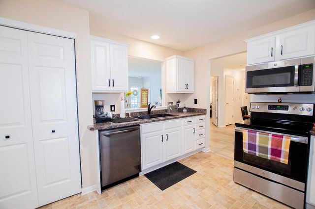 6010 S Crosswinds DRIVE #7, Cudahy, WI 53110