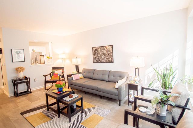 6010 S Crosswinds DRIVE #7, Cudahy, WI 53110