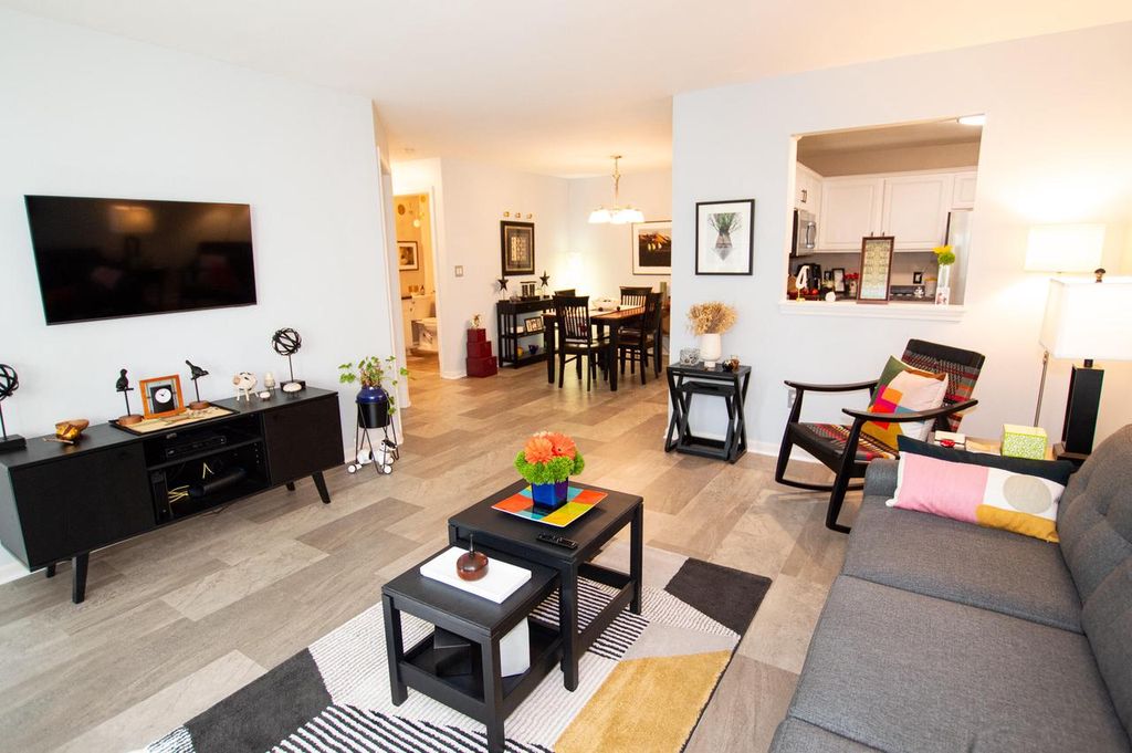 6010 S Crosswinds DRIVE #7, Cudahy, WI 53110