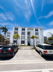 1075 93rd St 401, Bay Harbor Islands, FL 33154