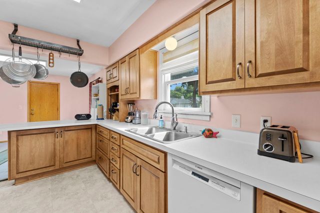 743 Parkview Avenue, Saint Paul, MN 55117