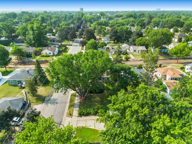 743 Parkview Avenue, Saint Paul, MN 55117