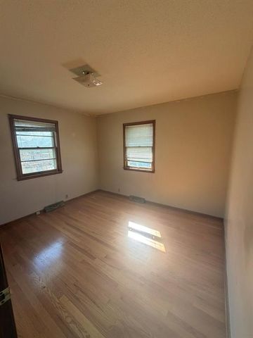 111 NW 17th Street, Blue Springs, MO 64015