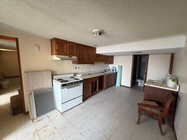 111 NW 17th Street, Blue Springs, MO 64015