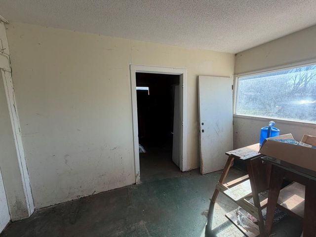 111 NW 17th Street, Blue Springs, MO 64015