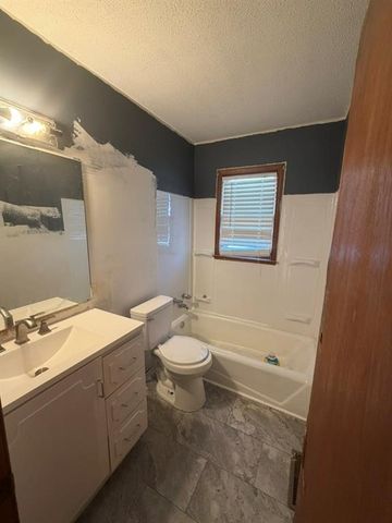 111 NW 17th Street, Blue Springs, MO 64015