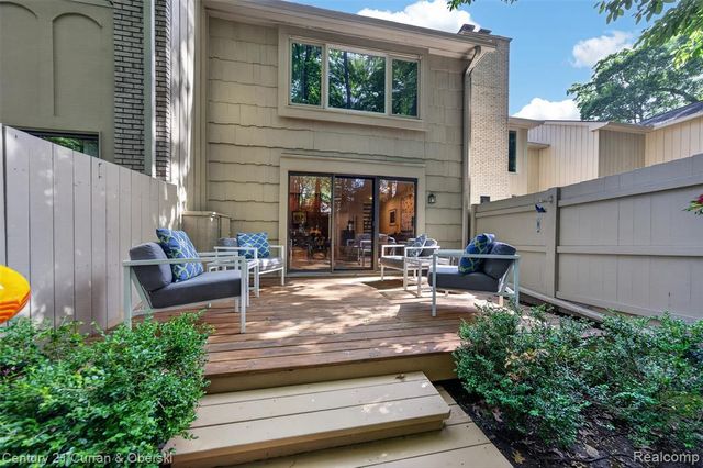 1148 Hillpointe Circle 74, Bloomfield Hills, MI 48304