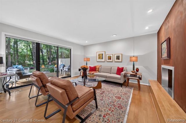 1148 Hillpointe Circle 74, Bloomfield Hills, MI 48304