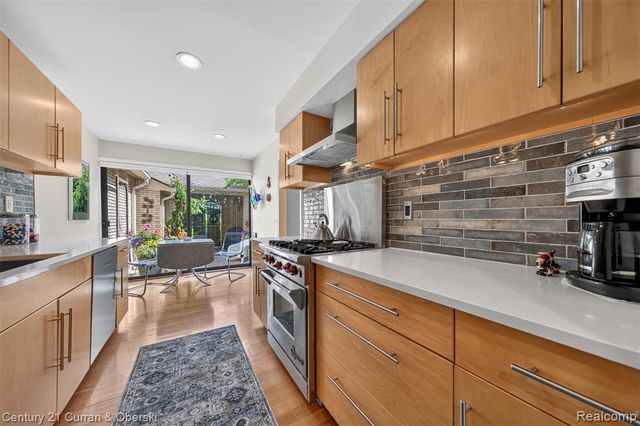 1148 Hillpointe Circle 74, Bloomfield Hills, MI 48304