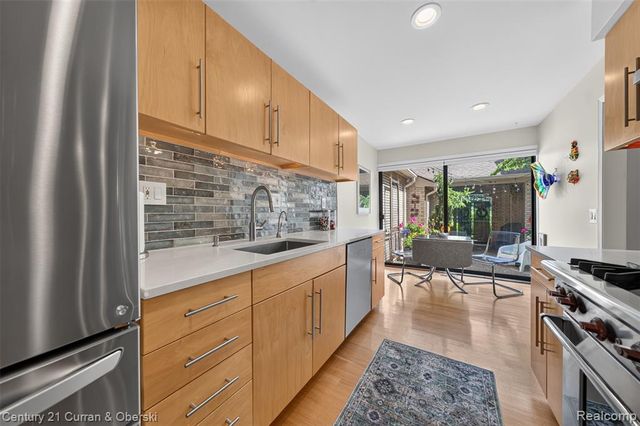 1148 Hillpointe Circle 74, Bloomfield Hills, MI 48304