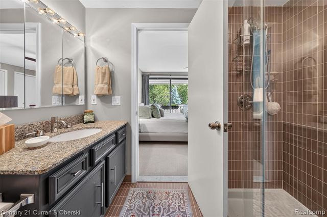 1148 Hillpointe Circle 74, Bloomfield Hills, MI 48304