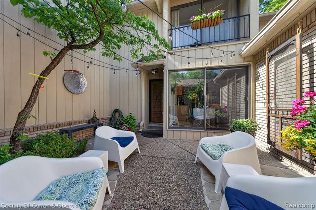 1148 Hillpointe Circle 74, Bloomfield Hills, MI 48304
