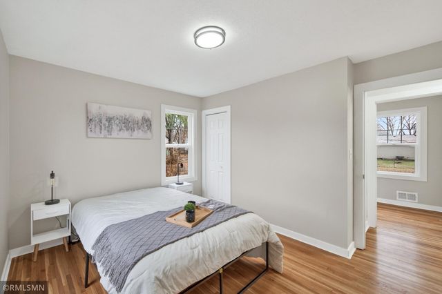 21 Inner Drive, Circle Pines, MN 55014