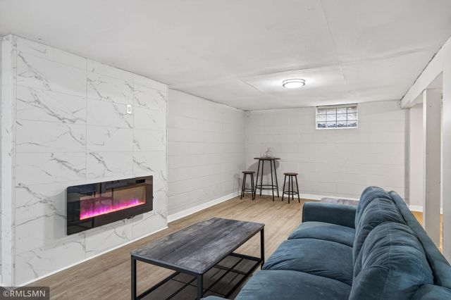 21 Inner Drive, Circle Pines, MN 55014