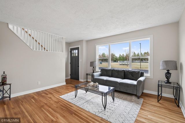 21 Inner Drive, Circle Pines, MN 55014