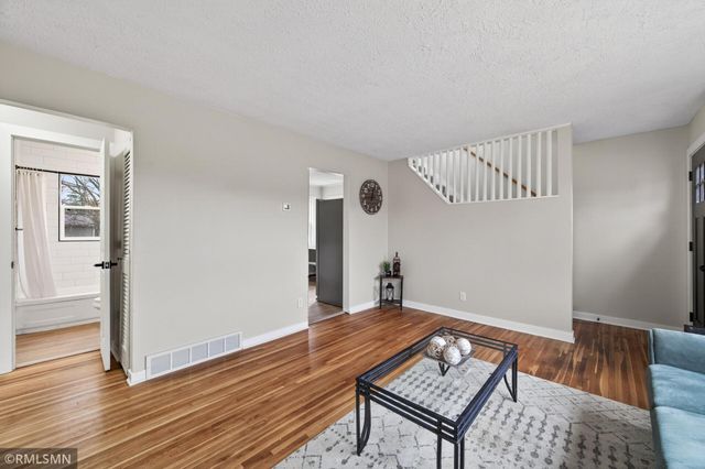 21 Inner Drive, Circle Pines, MN 55014