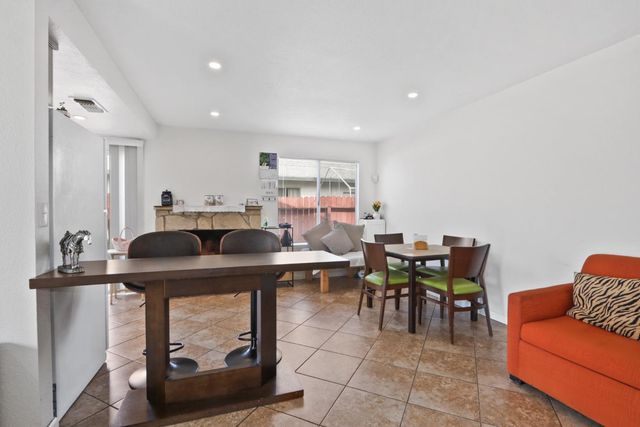 3338 Routier Rd, Sacramento, CA 95827