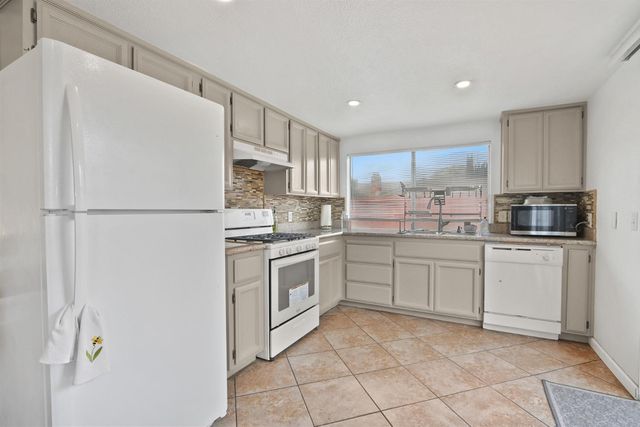 3338 Routier Rd, Sacramento, CA 95827