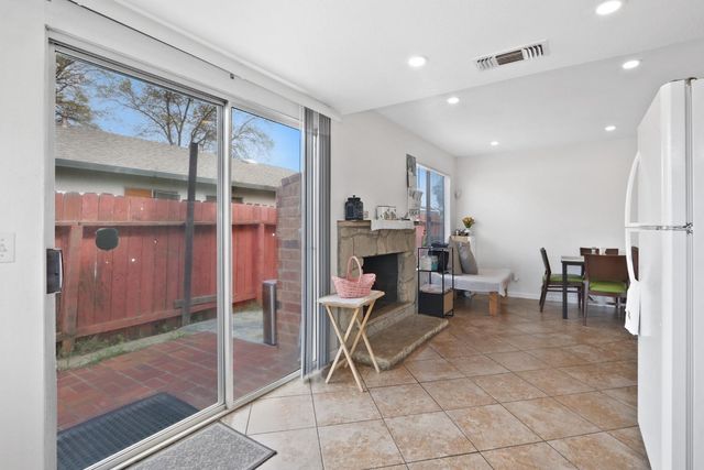 3338 Routier Rd, Sacramento, CA 95827