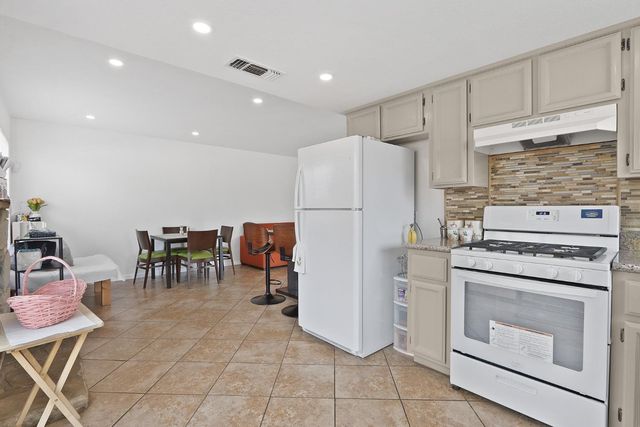 3338 Routier Rd, Sacramento, CA 95827