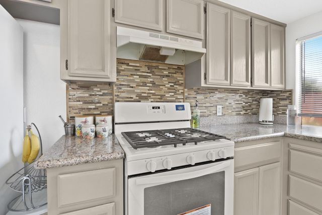 3338 Routier Rd, Sacramento, CA 95827