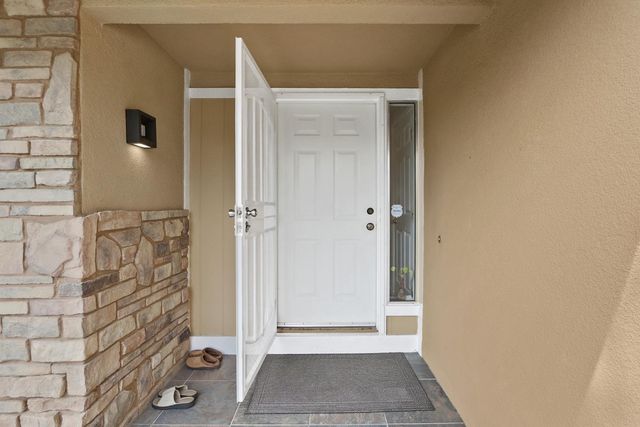 3338 Routier Rd, Sacramento, CA 95827