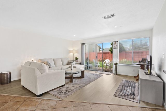 3338 Routier Rd, Sacramento, CA 95827