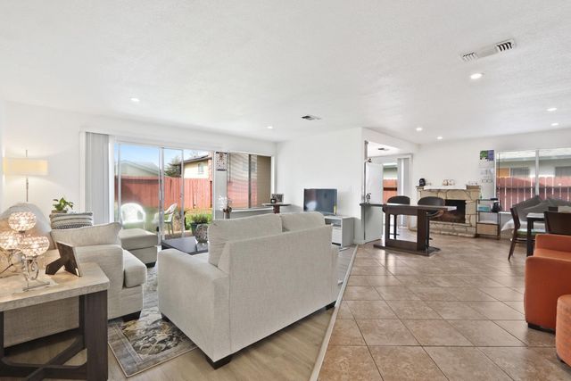 3338 Routier Rd, Sacramento, CA 95827