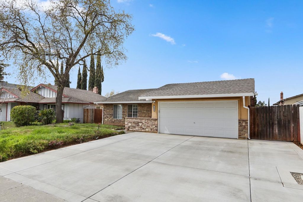 3338 Routier Rd, Sacramento, CA 95827