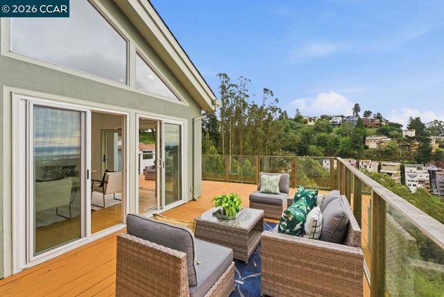 7075 7075 Elverton Dr, Oakland, CA 94611