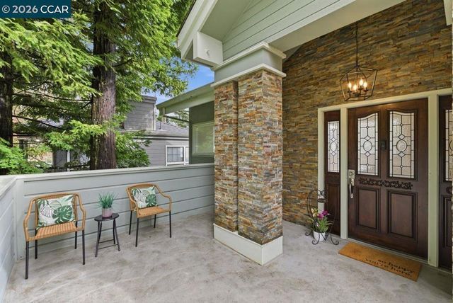 7075 7075 Elverton Dr, Oakland, CA 94611