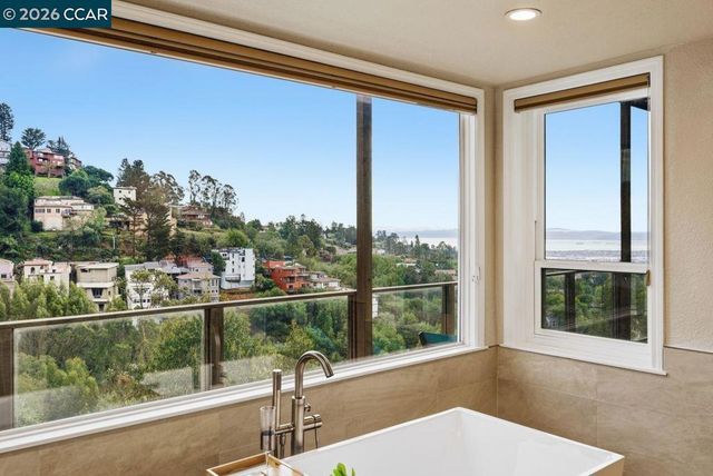 7075 7075 Elverton Dr, Oakland, CA 94611