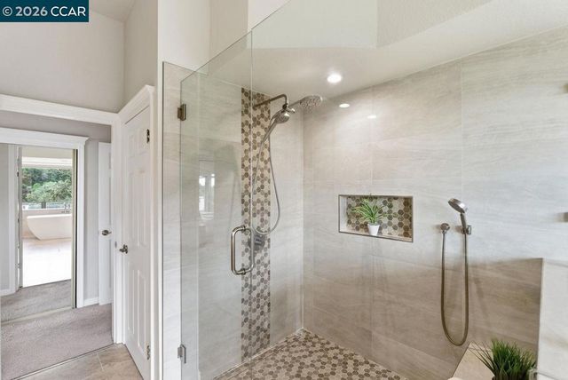 7075 7075 Elverton Dr, Oakland, CA 94611