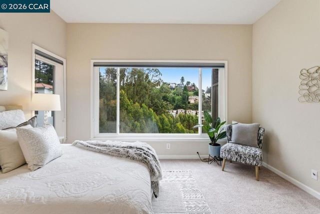 7075 7075 Elverton Dr, Oakland, CA 94611