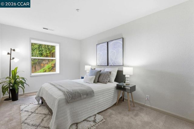 7075 7075 Elverton Dr, Oakland, CA 94611